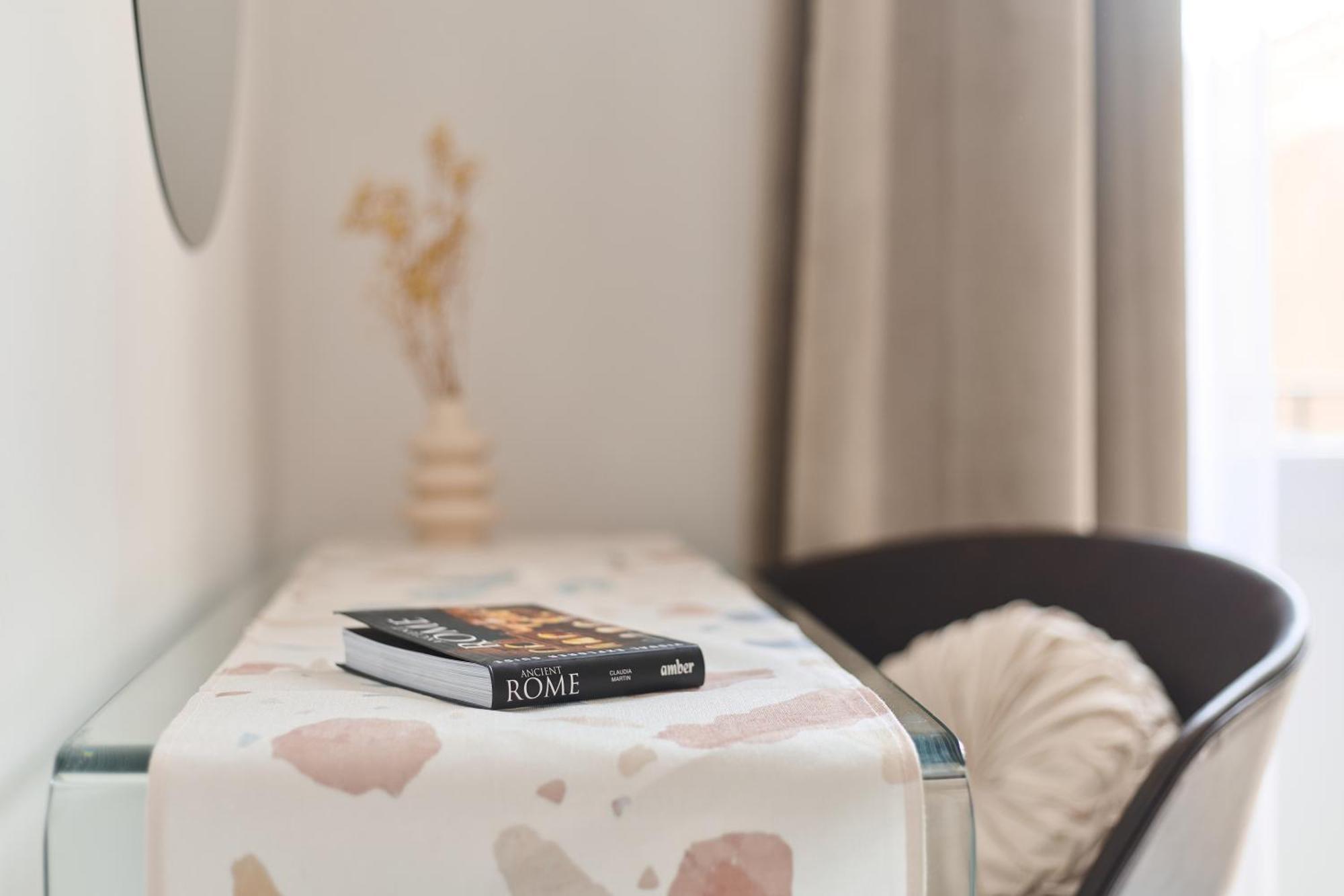 Labi Home Colossevm Rome Bagian luar foto