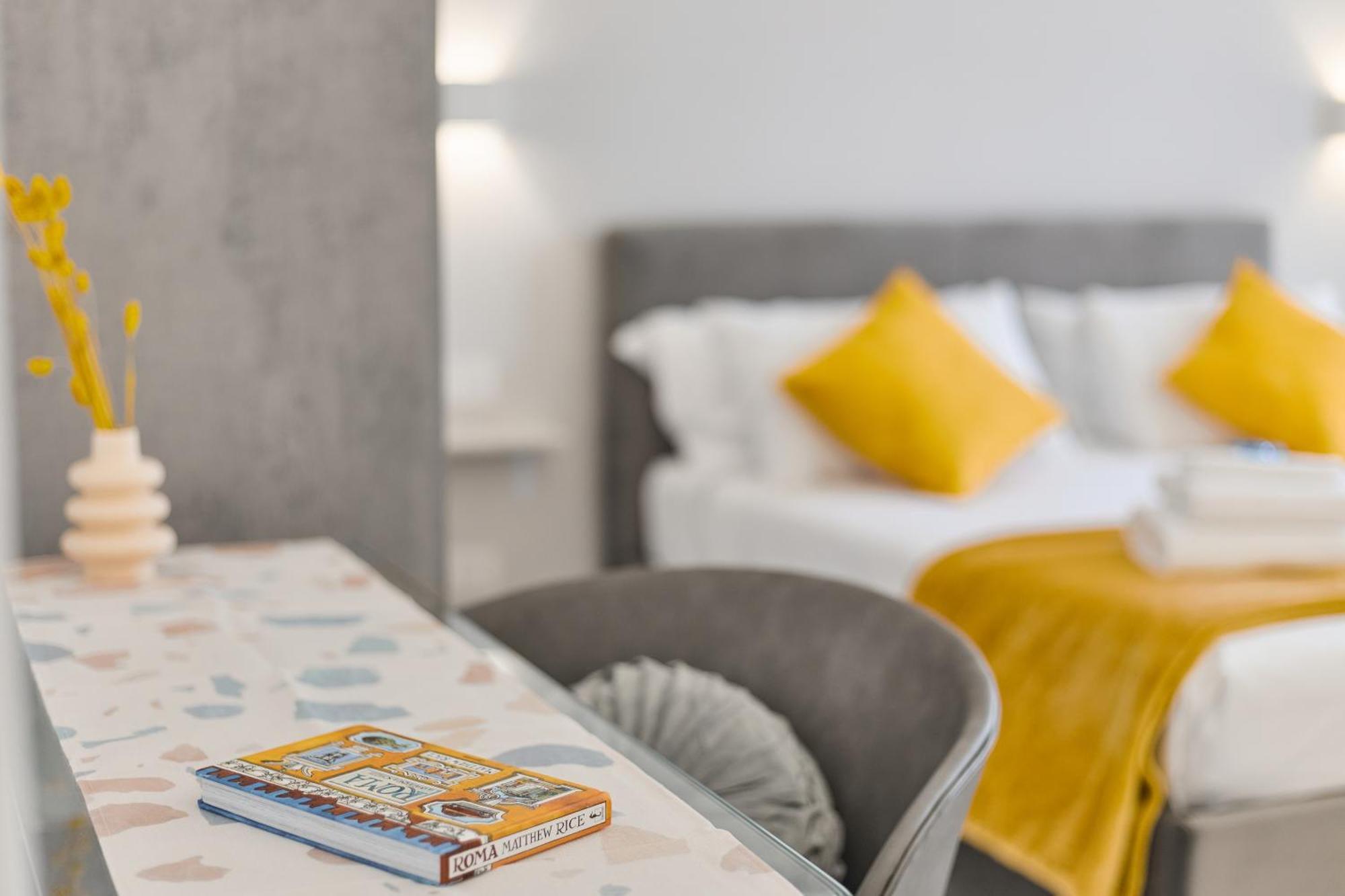 Labi Home Colossevm Rome Bagian luar foto