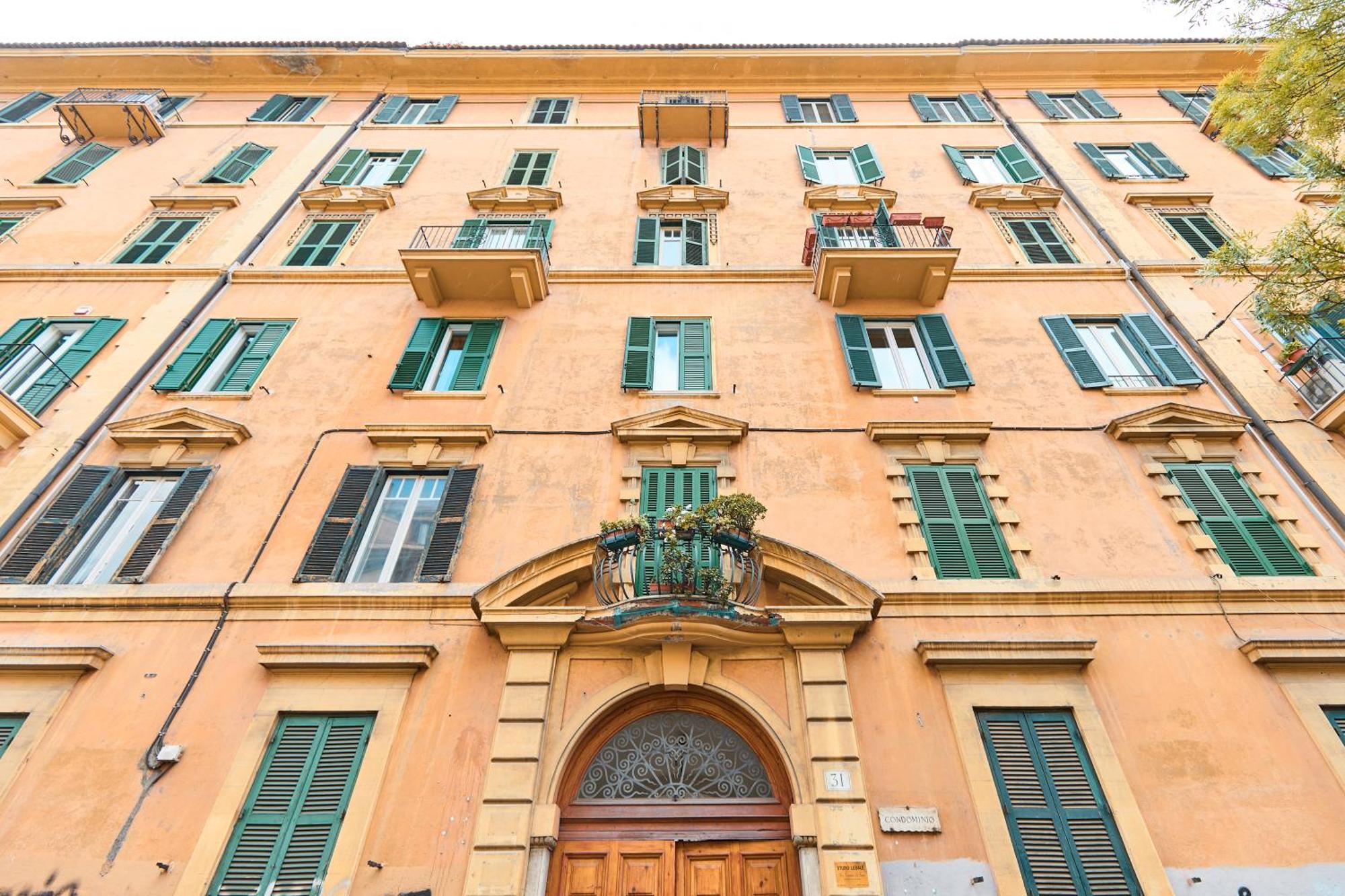 Labi Home Colossevm Rome Bagian luar foto